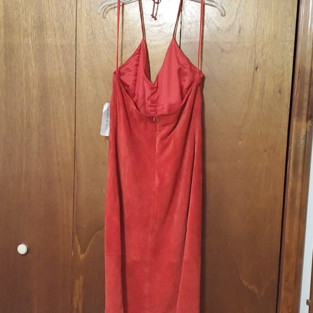 Red Dress - Picture 2 of 4